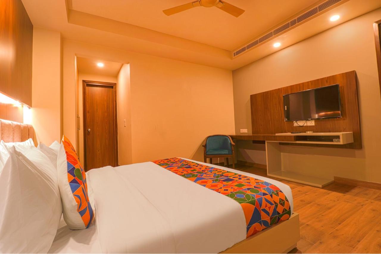 Fabhotel Prime Shanit Delhi  Buitenkant foto